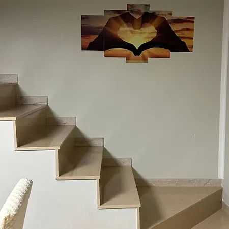 A.d.m 3* נאפולי